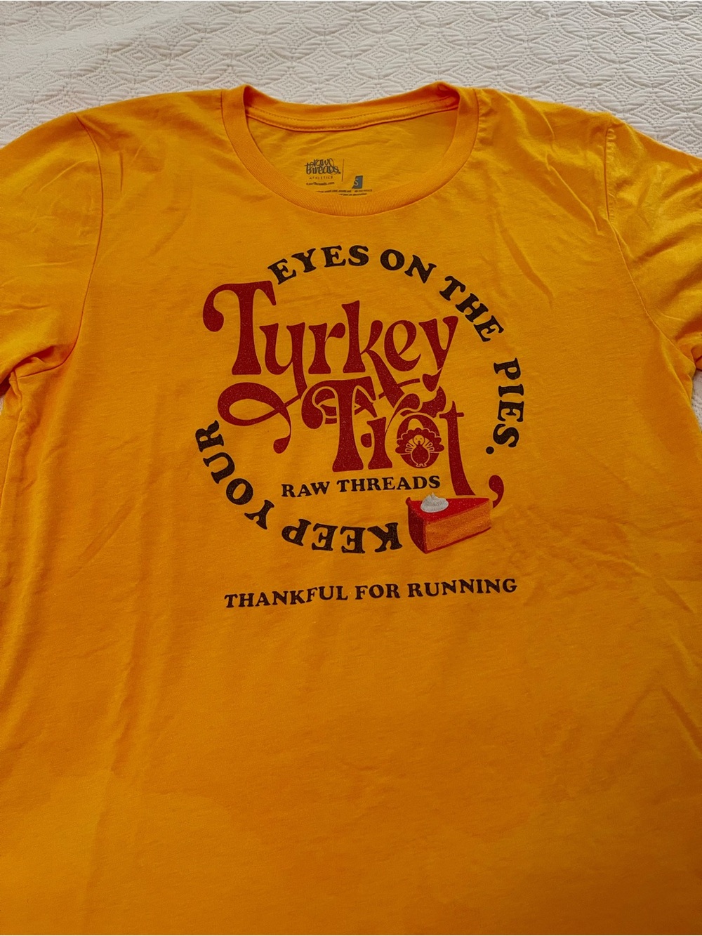 Raw Threads Thanksgiving Turkey Trot Athletic Unisex T-Shirt (size Small)